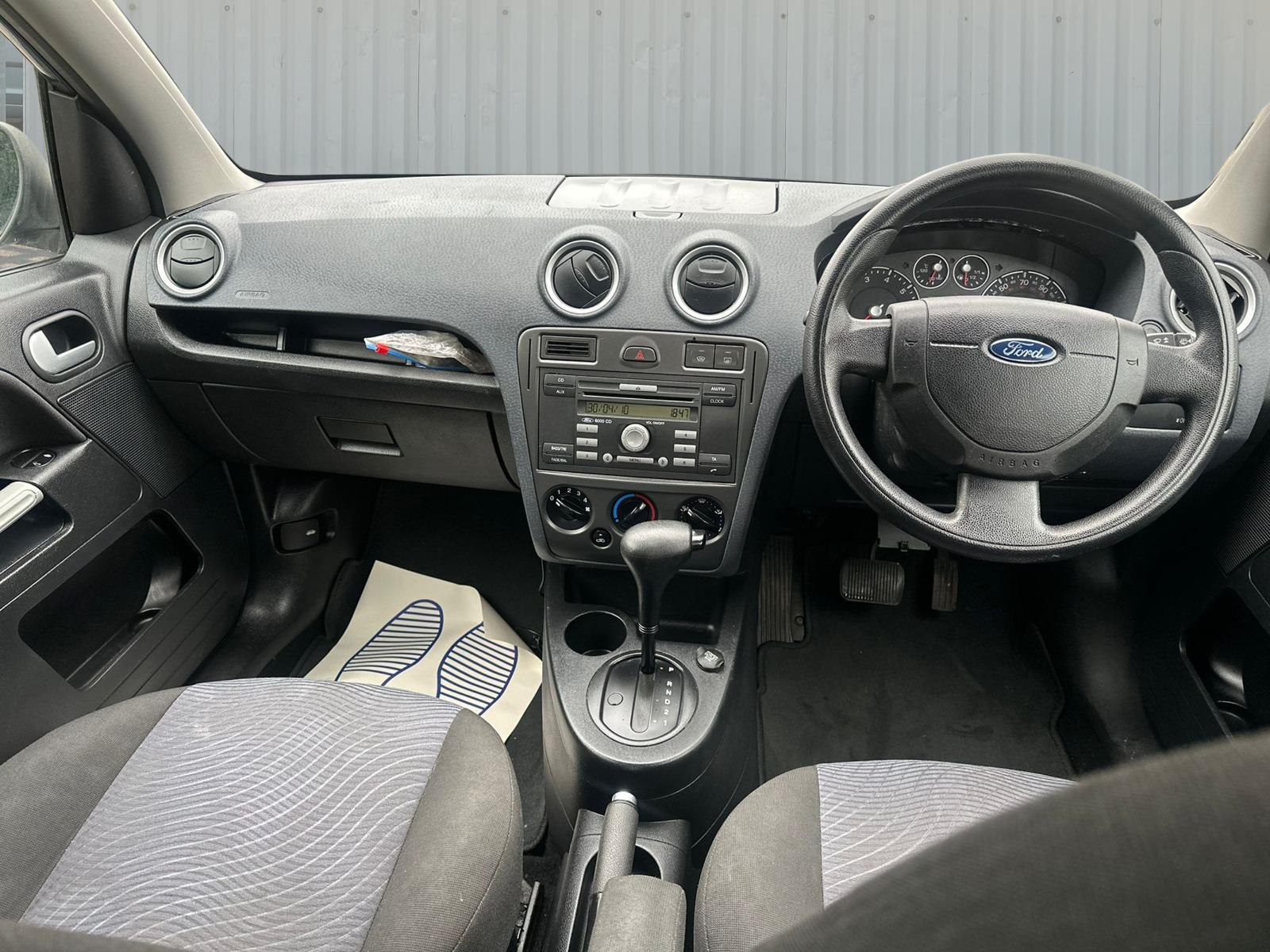 Ford Fusion 1.6 Zetec Hatchback 5dr Petrol Automatic (179 g/km, 99 bhp)