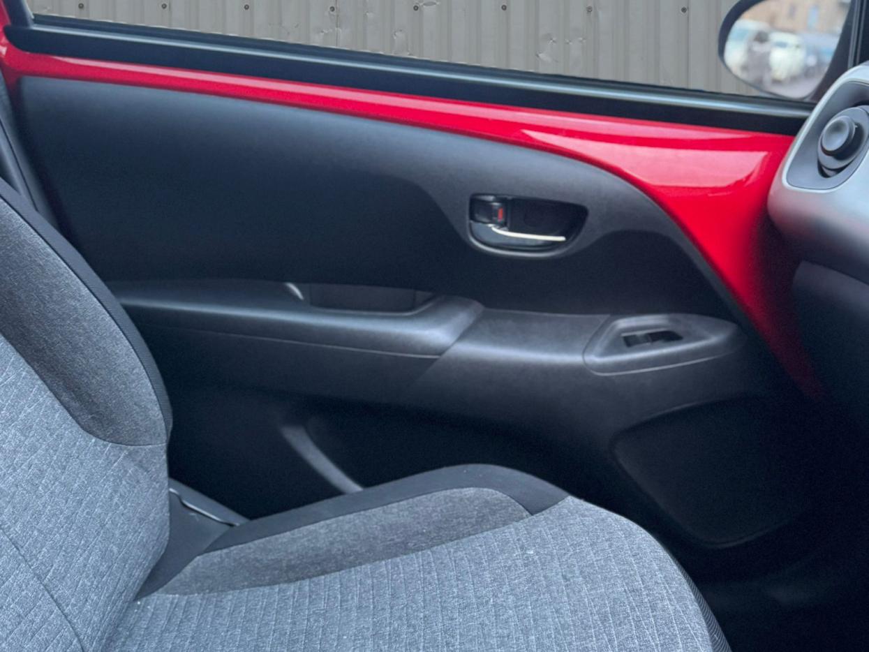 Citroen C1 1.0 VTi Flair Hatchback 5dr Petrol ETG5 Euro 5 (Euro 5) (68 ps)