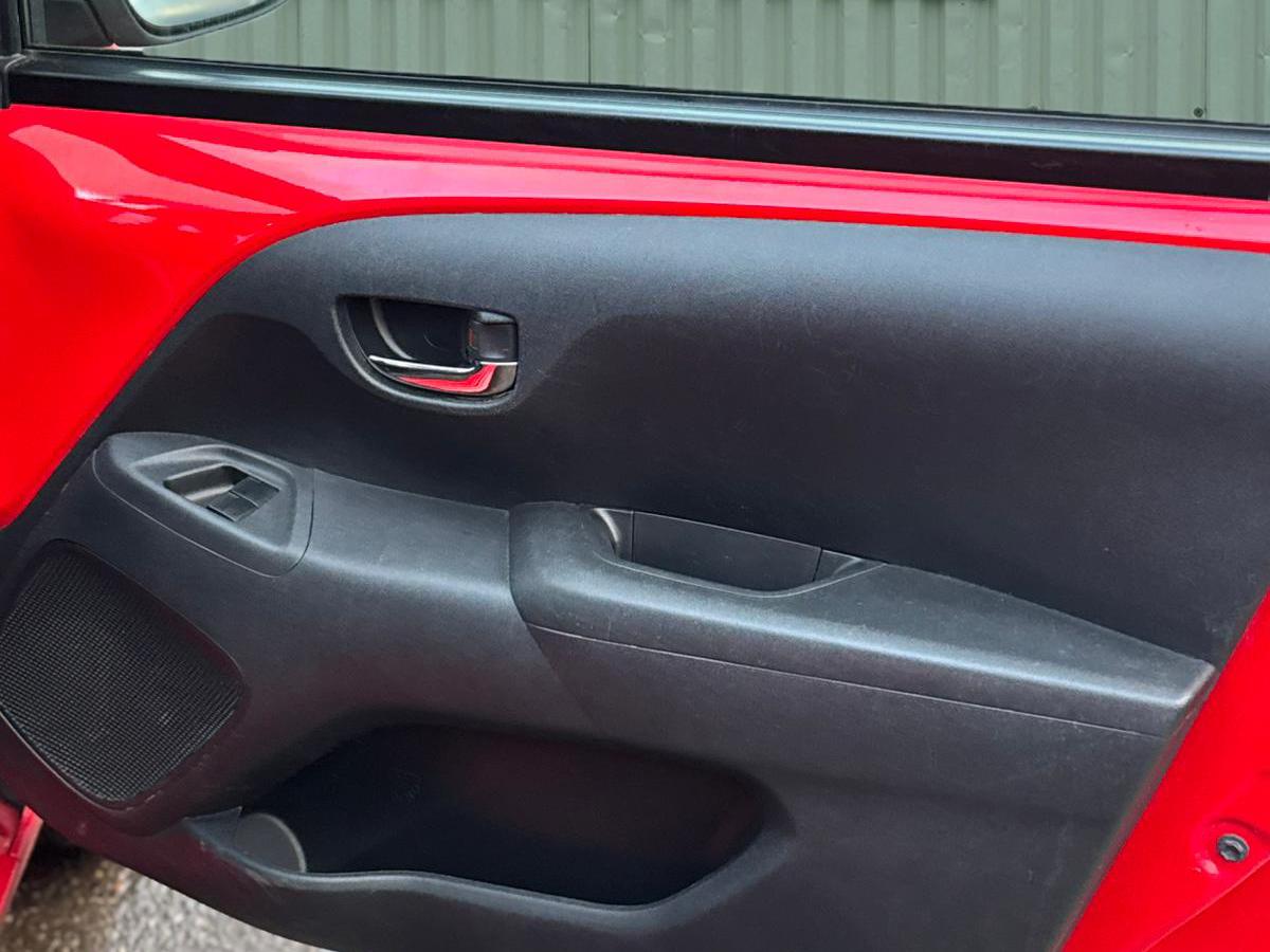 Citroen C1 1.0 VTi Flair Hatchback 5dr Petrol ETG5 Euro 5 (Euro 5) (68 ps)