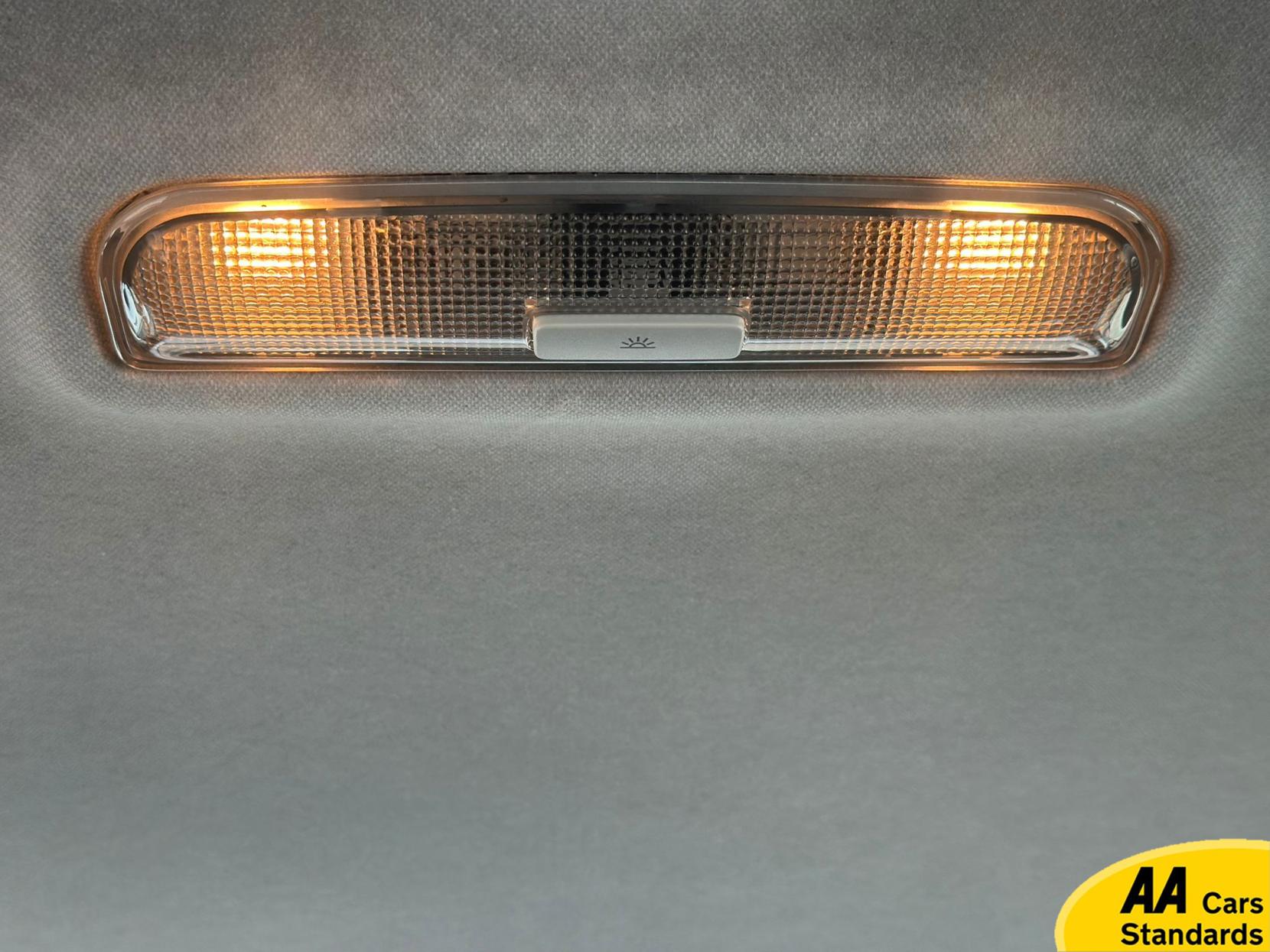 Skoda Fabia 1.2 TSI Elegance Hatchback 5dr Petrol DSG Euro 5 (105 ps)