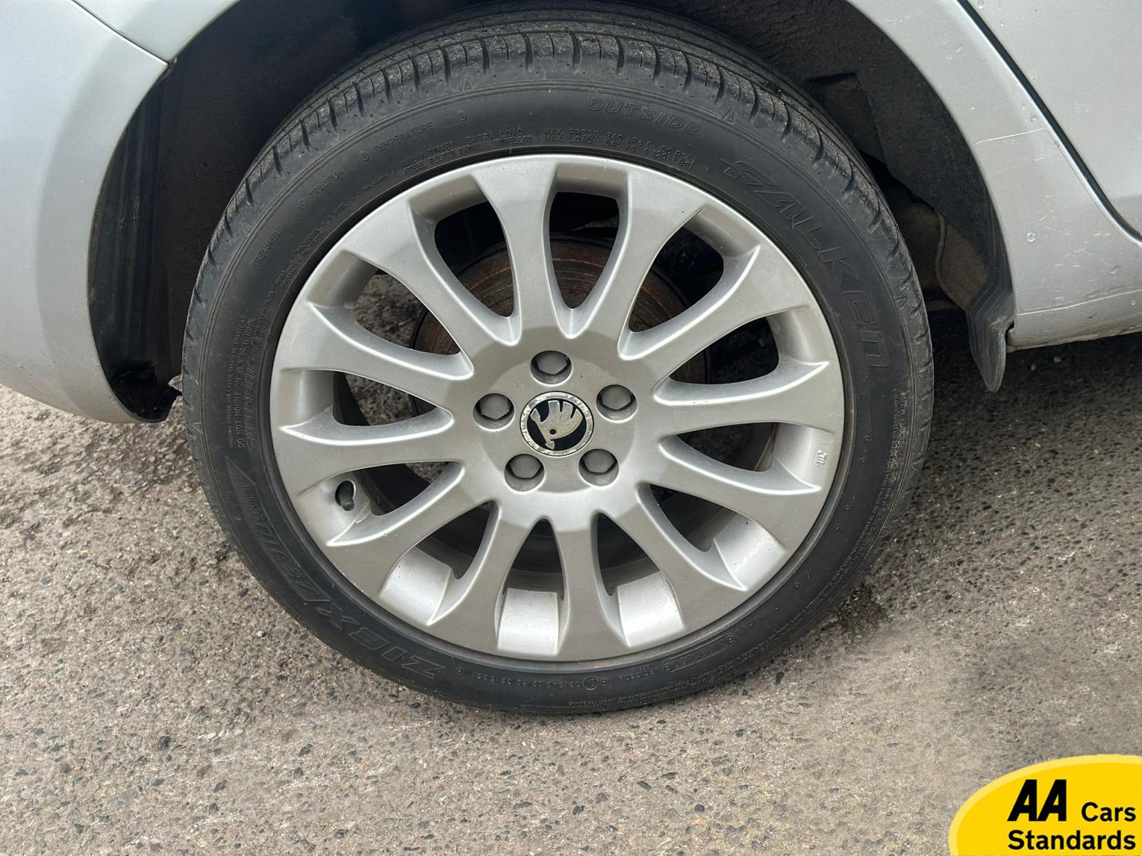 Skoda Fabia 1.2 TSI Elegance Hatchback 5dr Petrol DSG Euro 5 (105 ps)