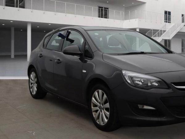 Vauxhall Astra 1.6 16v Design Hatchback 5dr Petrol Auto Euro 5 (115 ps)