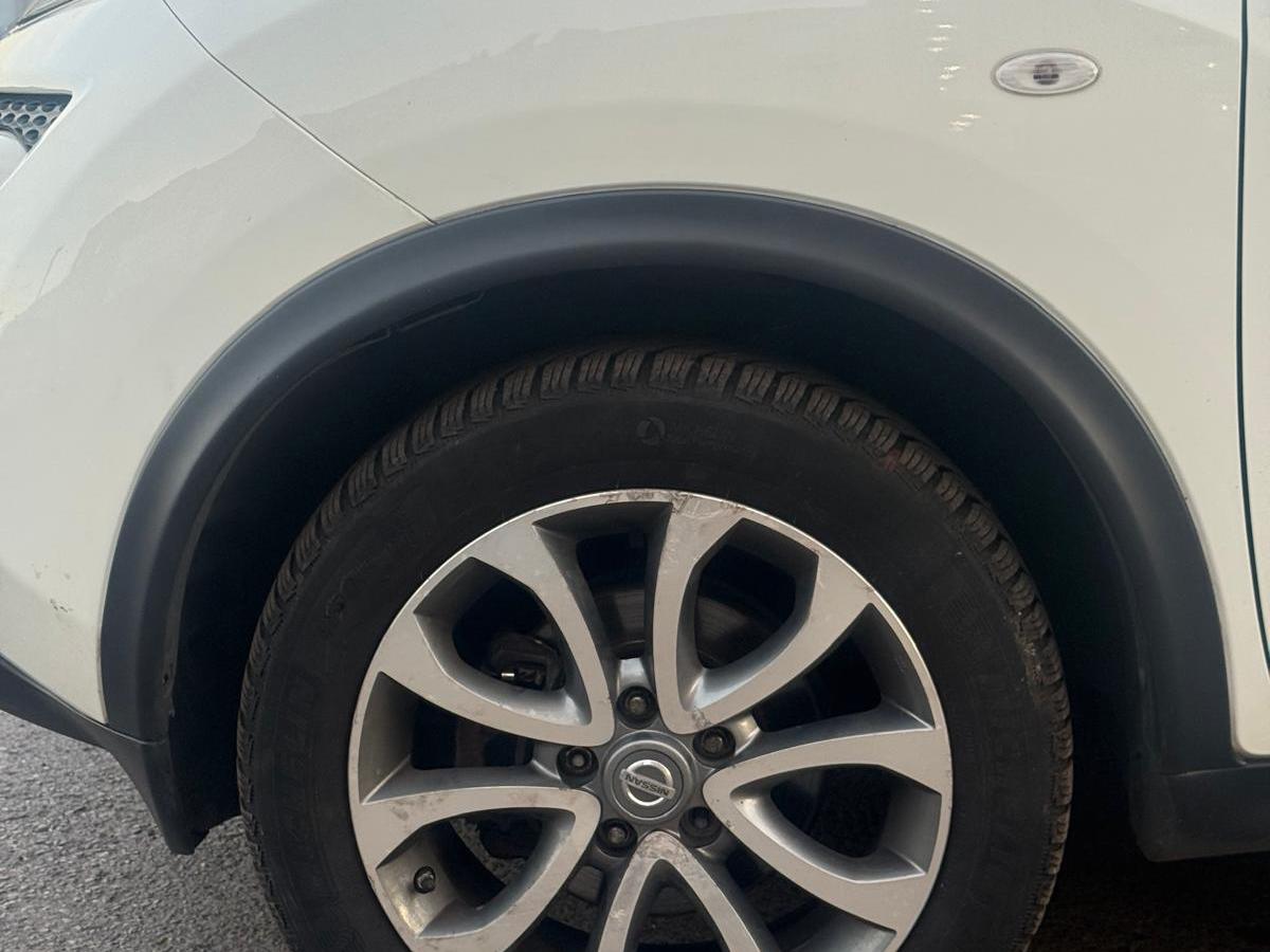 Nissan Juke 1.6 Tekna SUV 5dr Petrol CVT Euro 5 (117 ps)