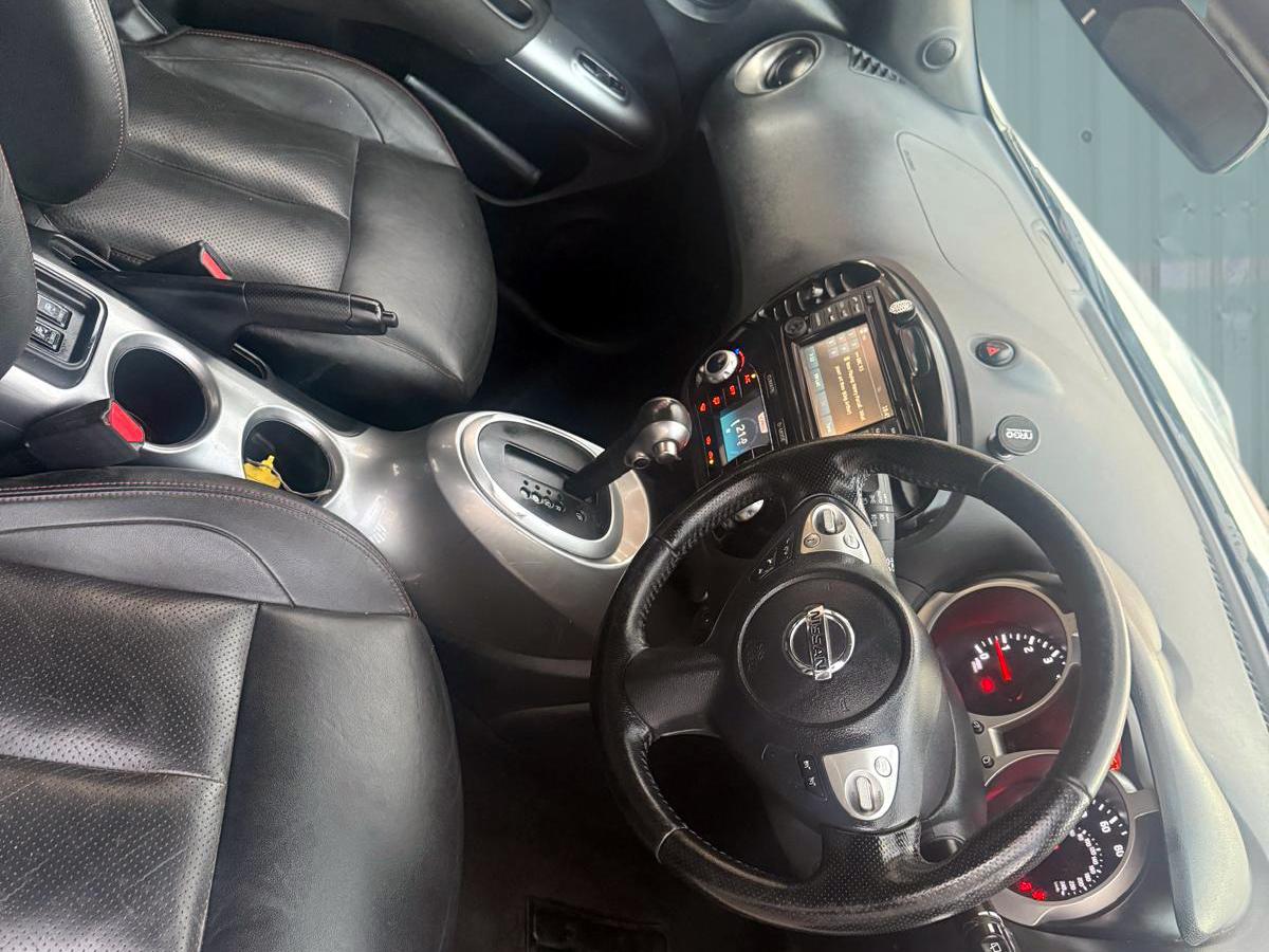 Nissan Juke 1.6 Tekna SUV 5dr Petrol CVT Euro 5 (117 ps)