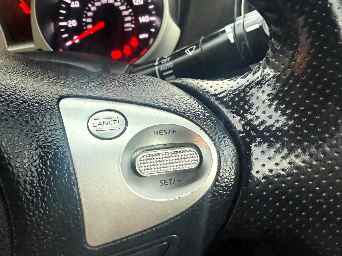 Nissan Juke 1.6 Tekna SUV 5dr Petrol CVT Euro 5 (117 ps)