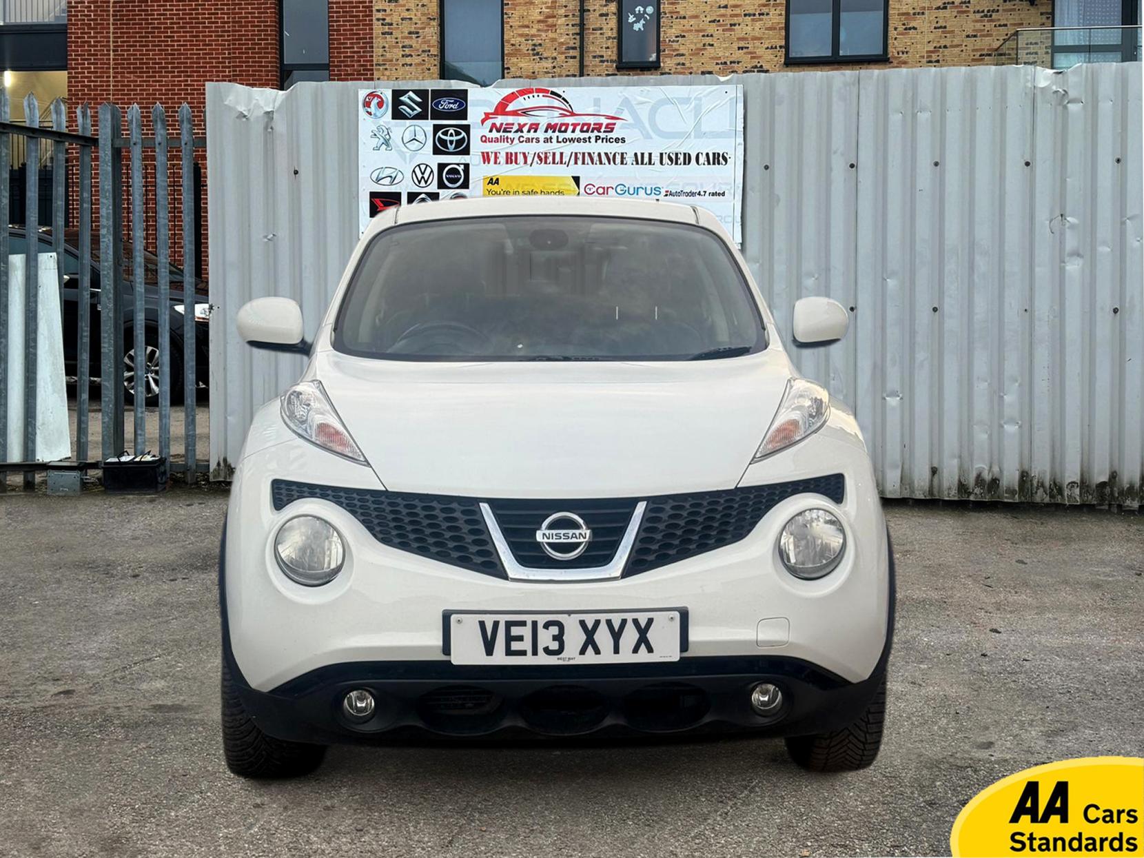 Nissan Juke 1.6 Tekna SUV 5dr Petrol CVT Euro 5 (117 ps)