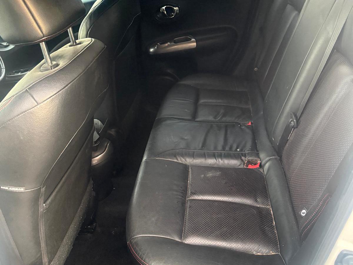 Nissan Juke 1.6 Tekna SUV 5dr Petrol CVT Euro 5 (117 ps)