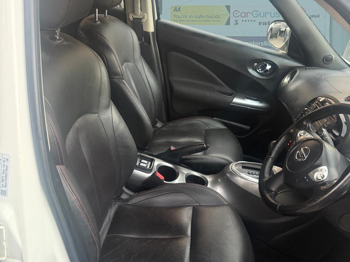 Nissan Juke 1.6 Tekna SUV 5dr Petrol CVT Euro 5 (117 ps)