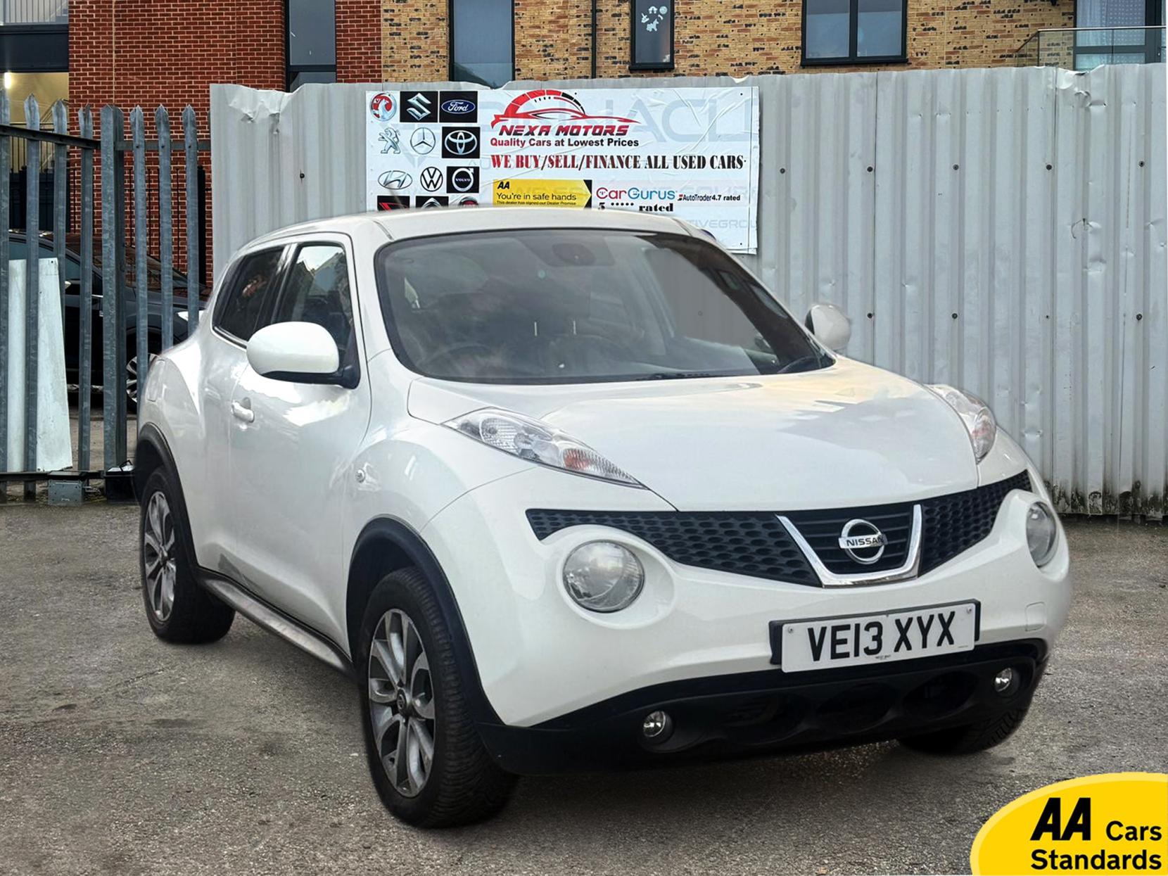 Nissan Juke 1.6 Tekna SUV 5dr Petrol CVT Euro 5 (117 ps)