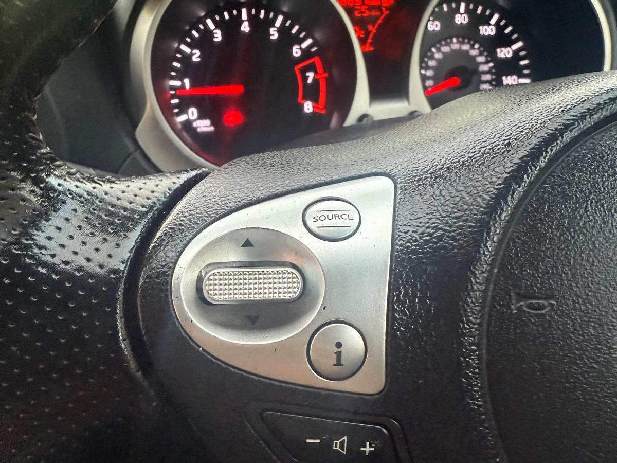 Nissan Juke 1.6 Tekna SUV 5dr Petrol CVT Euro 5 (117 ps)