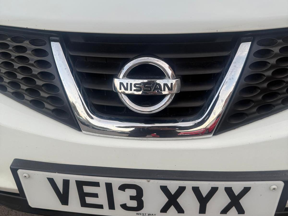 Nissan Juke 1.6 Tekna SUV 5dr Petrol CVT Euro 5 (117 ps)