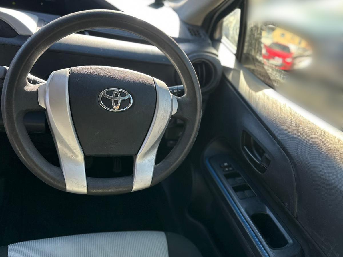 Toyota Yaris 1.5 VVT-h Icon Plus Hatchback 5dr Petrol Hybrid CVT Euro 5 (101 ps)