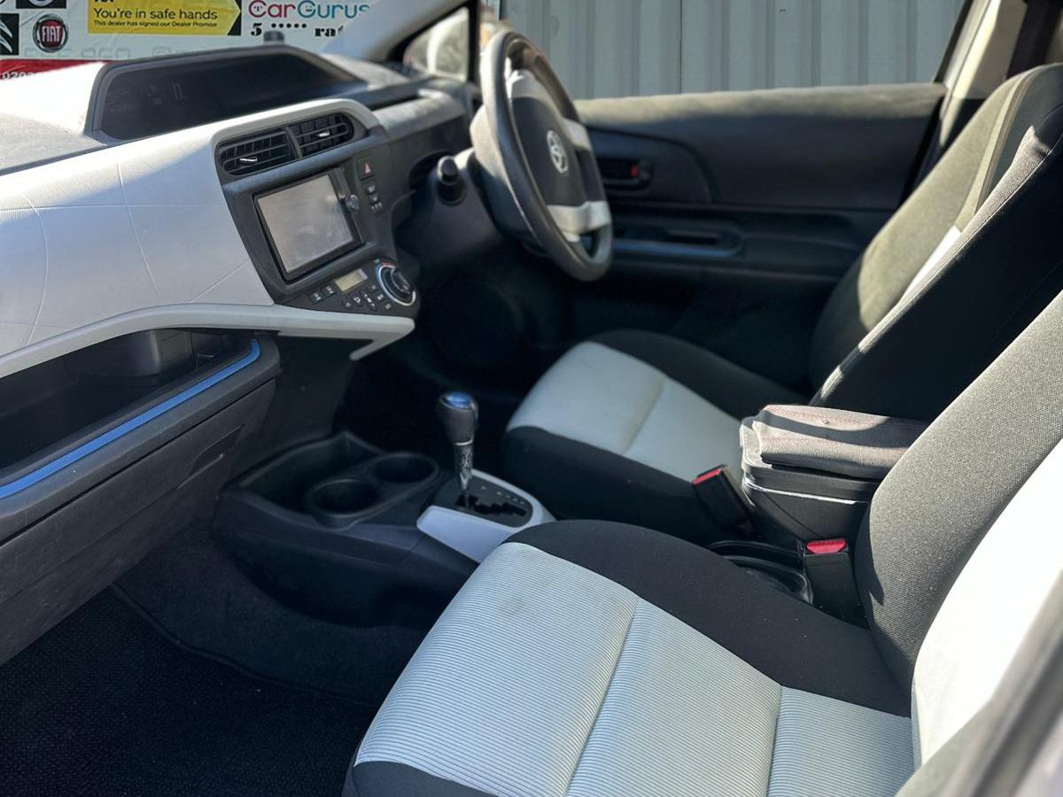 Toyota Yaris 1.5 VVT-h Icon Plus Hatchback 5dr Petrol Hybrid CVT Euro 5 (101 ps)