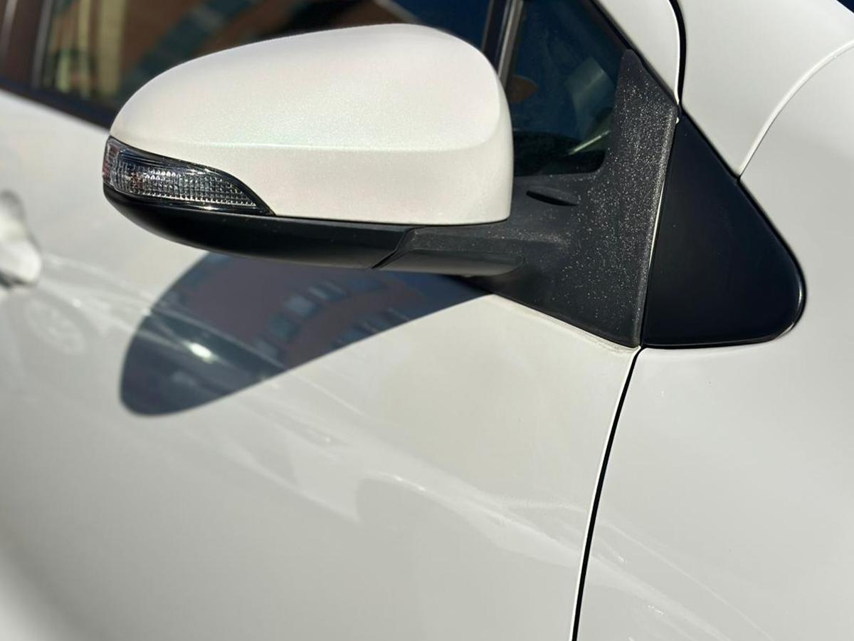 Toyota Yaris 1.5 VVT-h Icon Plus Hatchback 5dr Petrol Hybrid CVT Euro 5 (101 ps)