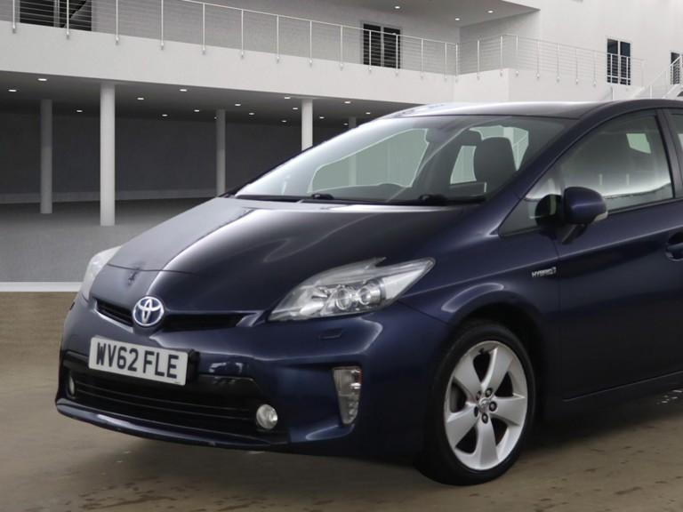 Toyota Prius 1.8 VVT-h T Spirit Hatchback 5dr Petrol Hybrid CVT Euro 5 (s/s) (136 ps)