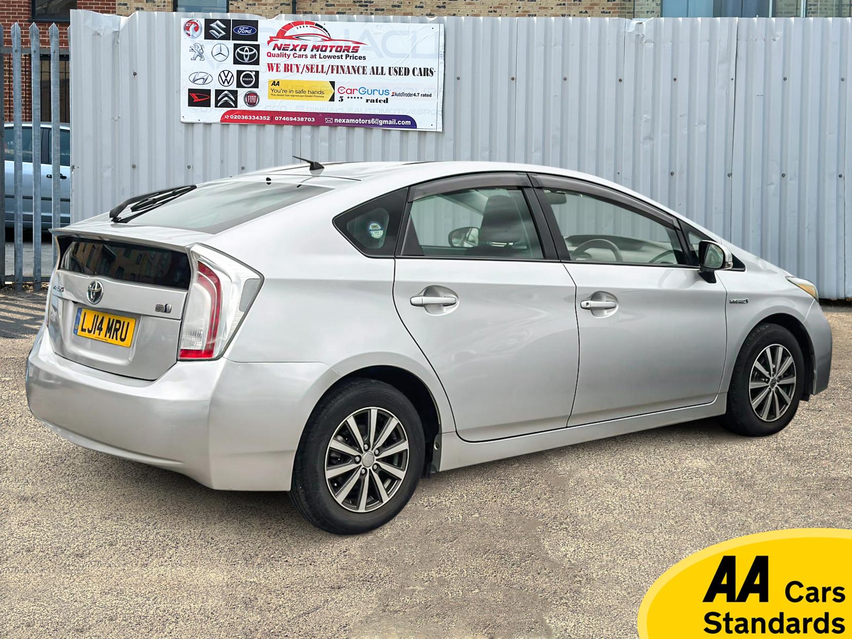 Toyota Prius 1.5 Saloon 4dr Petrol Hybrid CVT (120 g/km, 70 bhp)