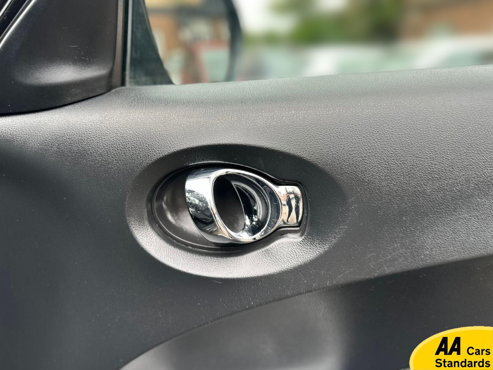 Nissan Juke 1.6 Acenta Premium SUV 5dr Petrol Manual Euro 5 (s/s) (117 ps)