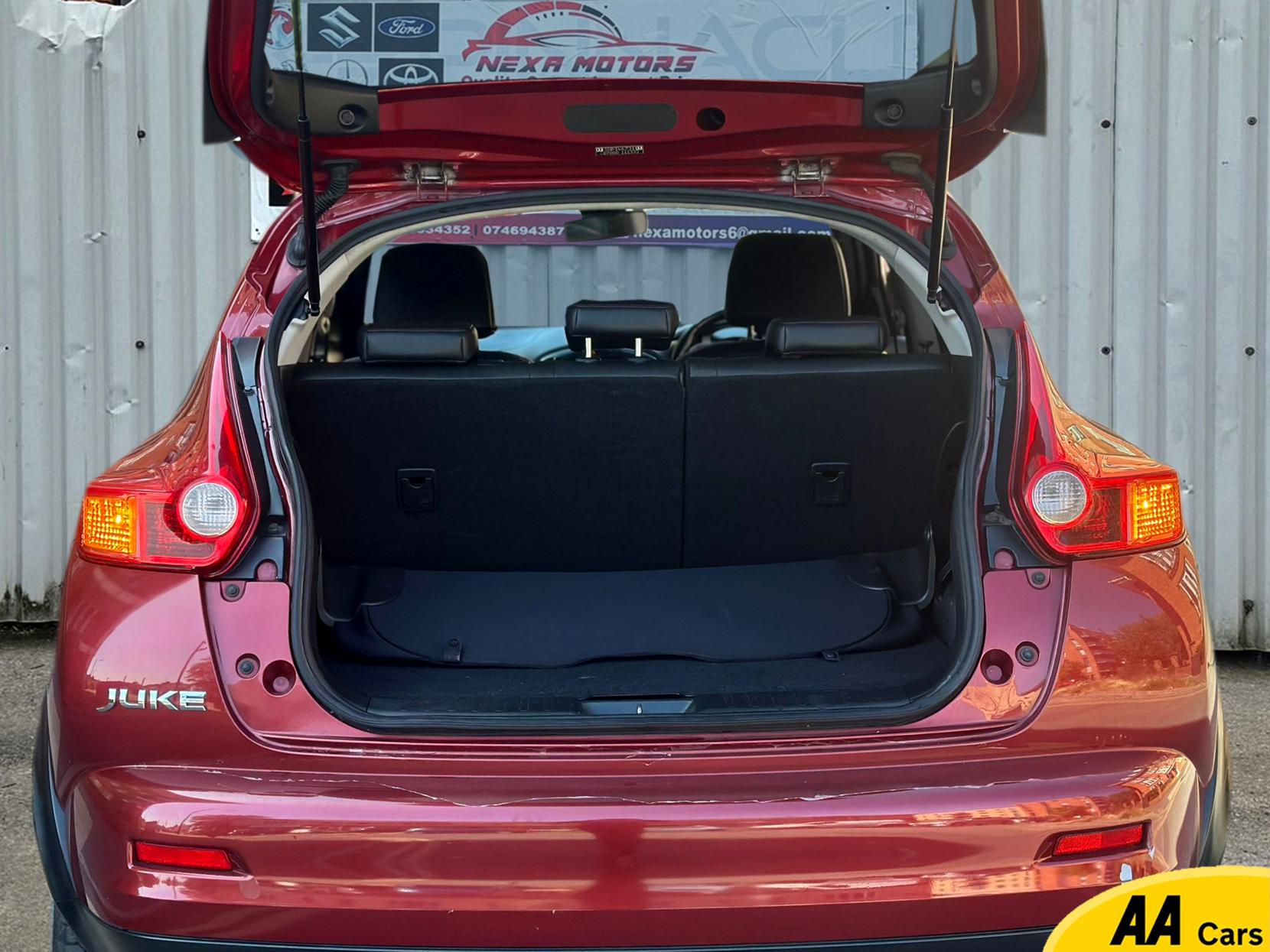 Nissan Juke 1.6 Tekna SUV 5dr Petrol CVT Euro 5 (117 ps)
