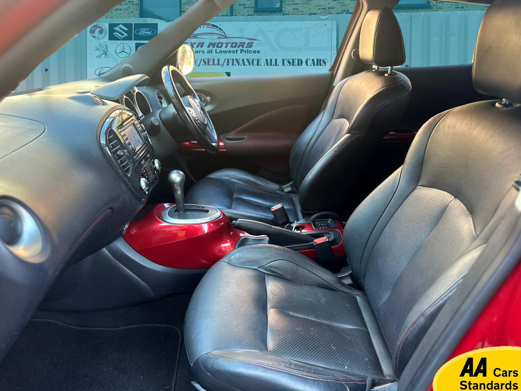 Nissan Juke 1.6 Tekna SUV 5dr Petrol CVT Euro 5 (117 ps)