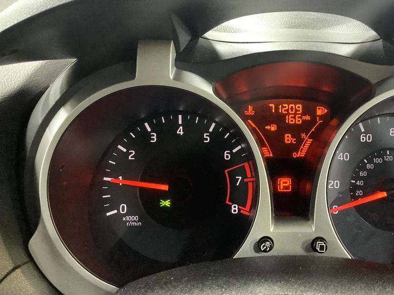 Nissan Juke 1.6 Tekna SUV 5dr Petrol CVT Euro 5 (117 ps)