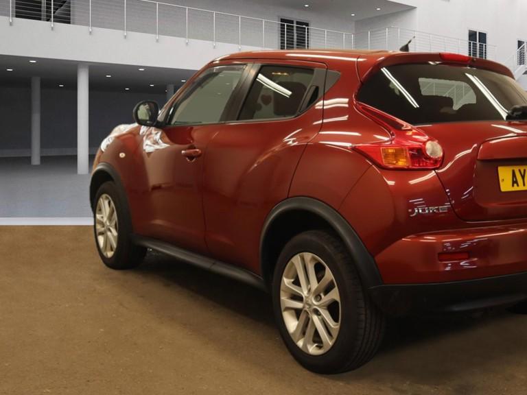 Nissan Juke 1.6 Tekna SUV 5dr Petrol CVT Euro 5 (117 ps)