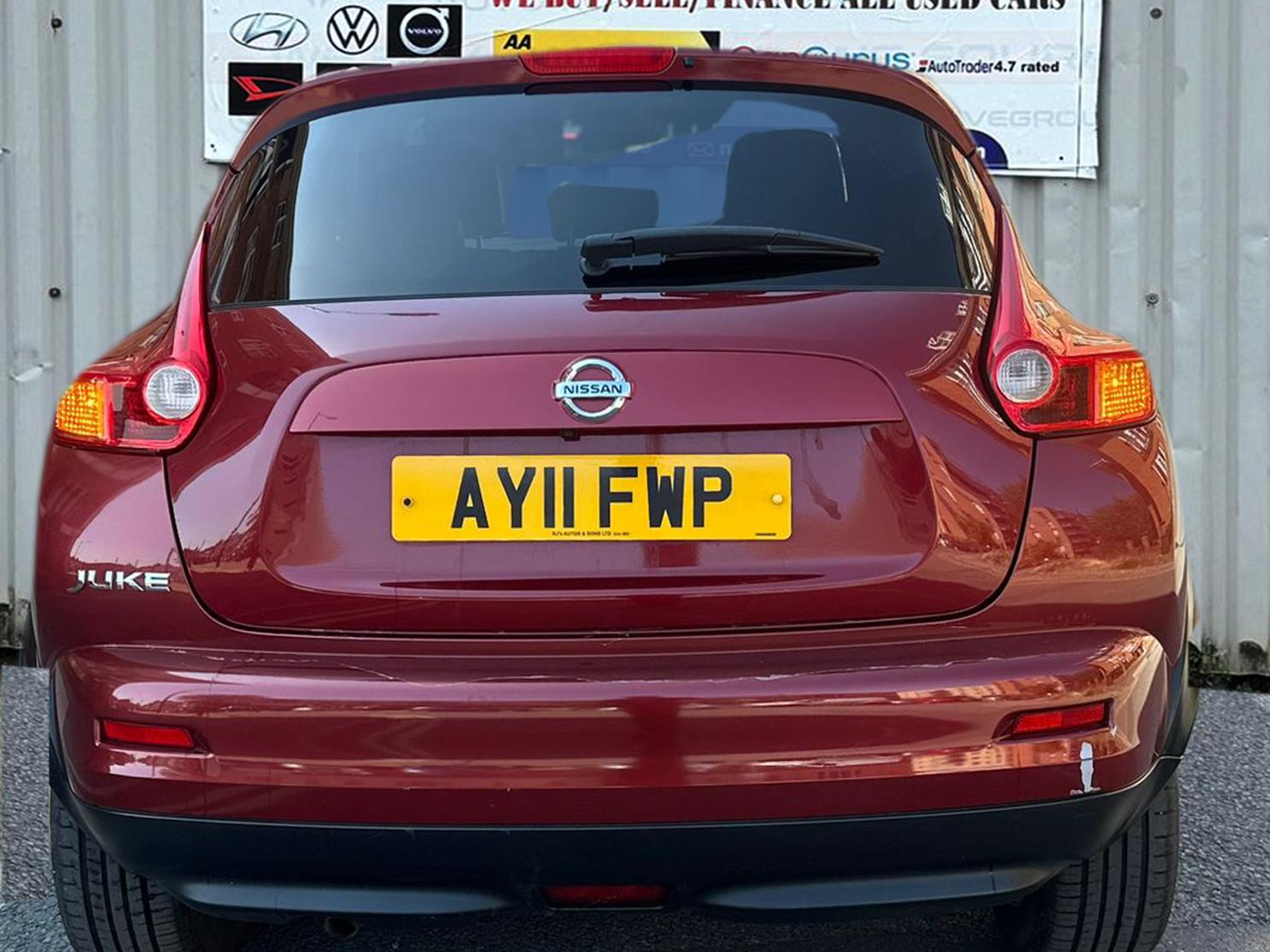 Nissan Juke 1.6 Tekna SUV 5dr Petrol CVT Euro 5 (117 ps)