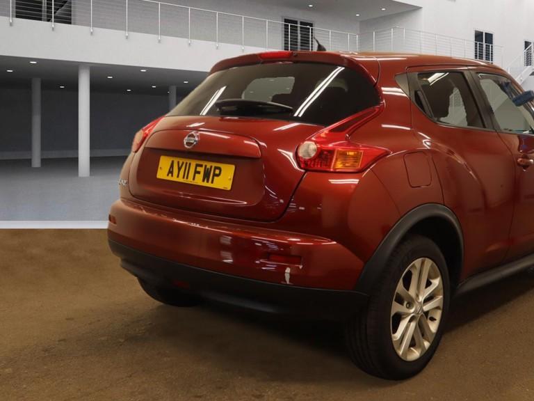 Nissan Juke 1.6 Tekna SUV 5dr Petrol CVT Euro 5 (117 ps)
