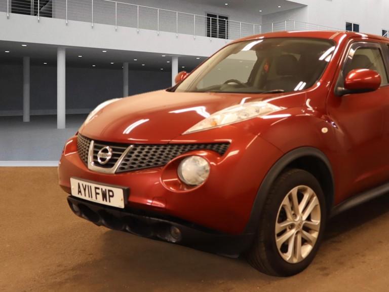 Nissan Juke 1.6 Tekna SUV 5dr Petrol CVT Euro 5 (117 ps)