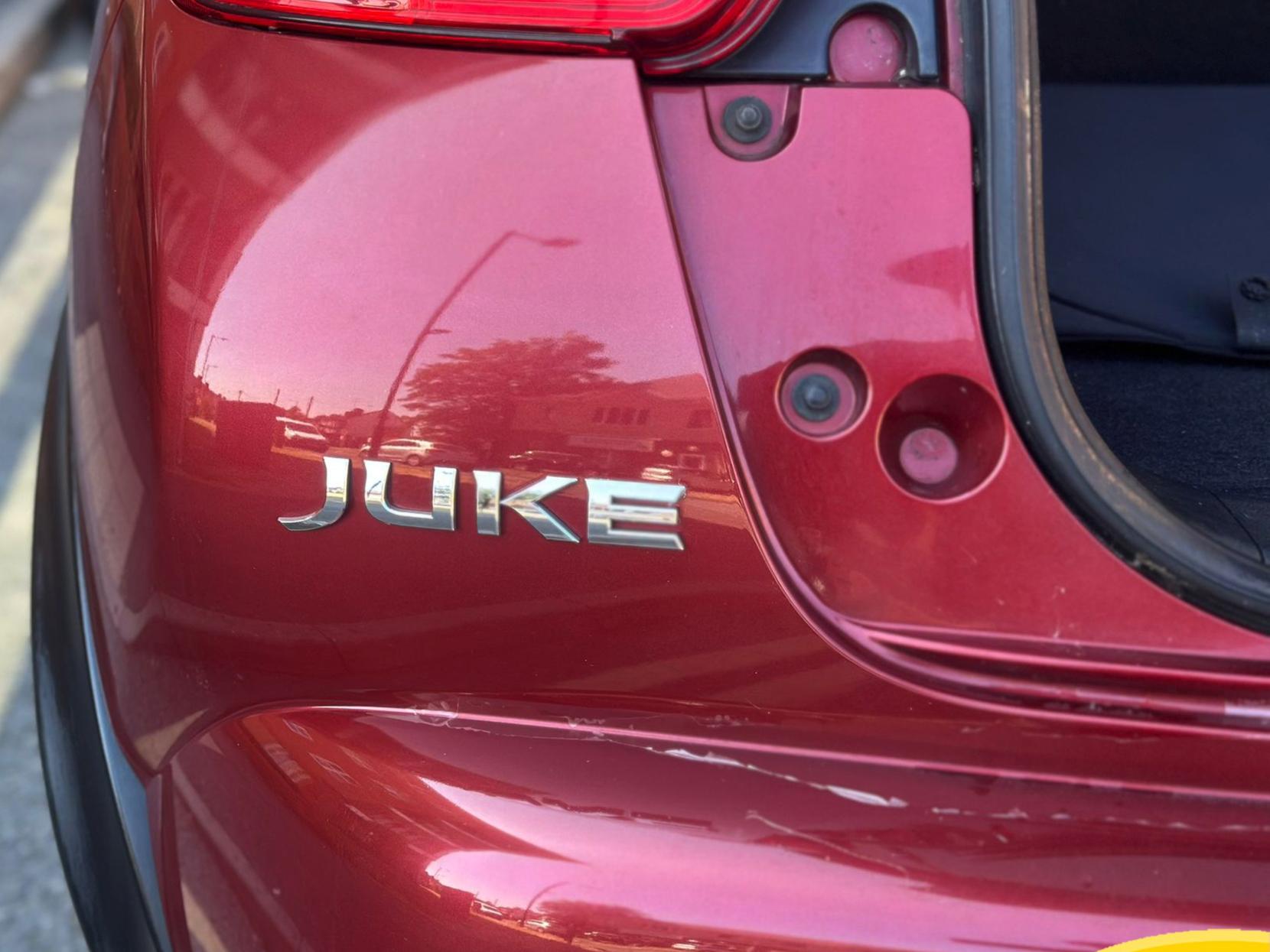 Nissan Juke 1.6 Tekna SUV 5dr Petrol CVT Euro 5 (117 ps)