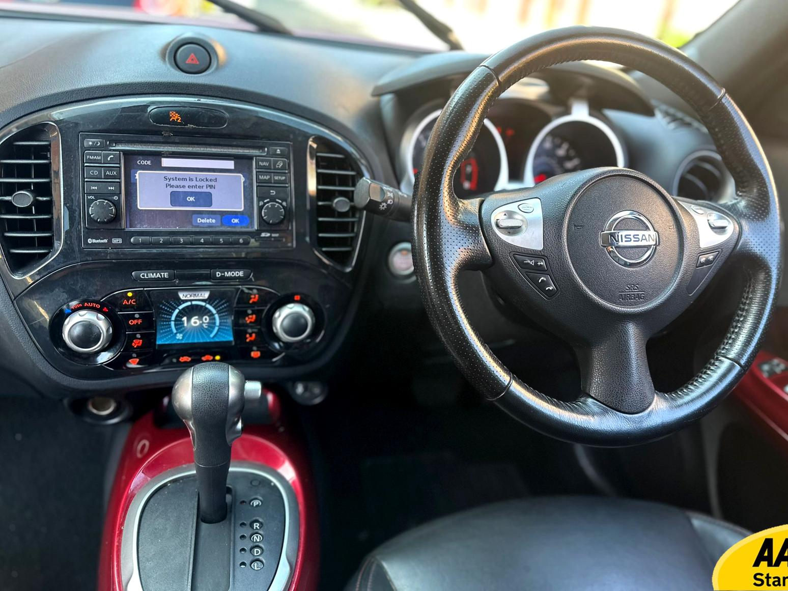Nissan Juke 1.6 Tekna SUV 5dr Petrol CVT Euro 5 (117 ps)