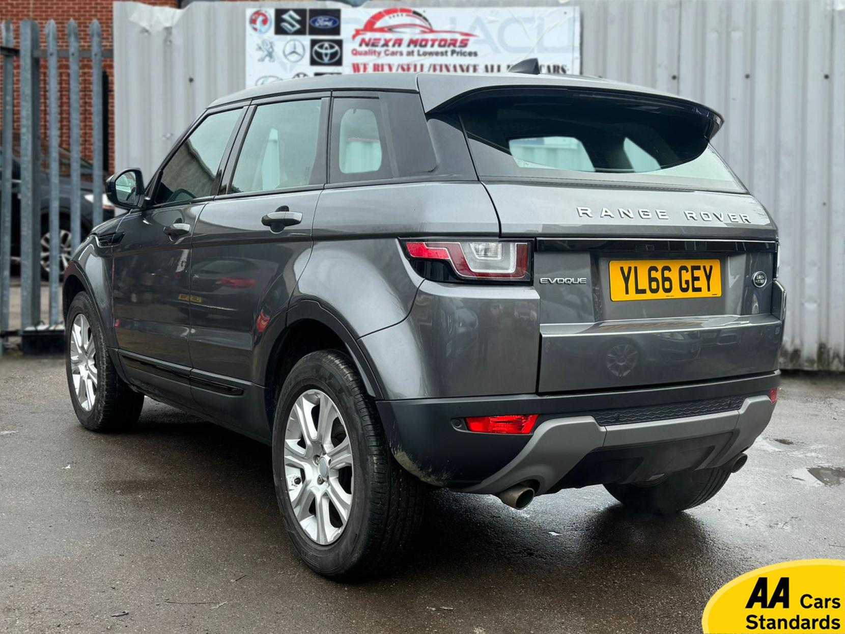 Land Rover Range Rover Evoque 2.0 TD4 SE Tech SUV 5dr Diesel Auto 4WD Euro 6 (s/s) (180 ps)