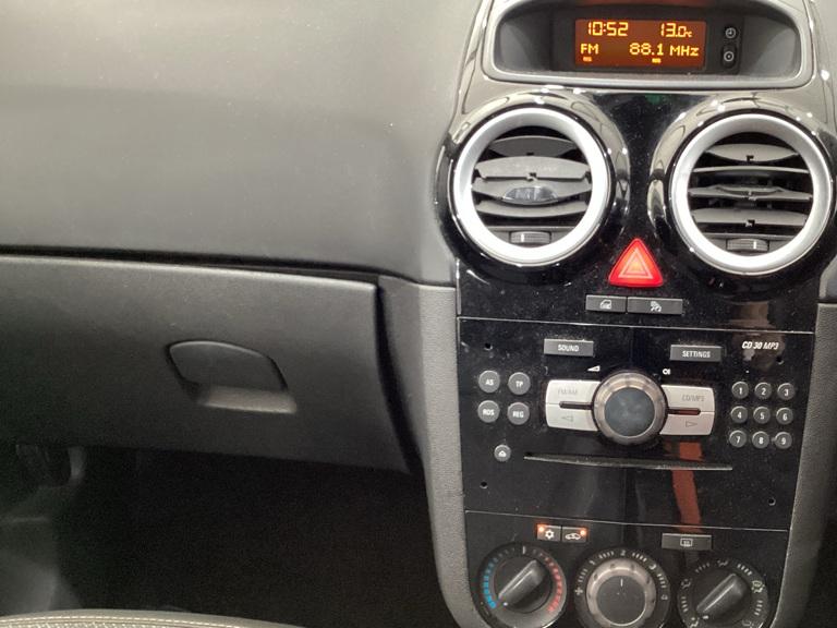 Vauxhall Corsa 1.4i 16v Design Hatchback 5dr Petrol Automatic (a/c) (166 g/km, 89 bhp)