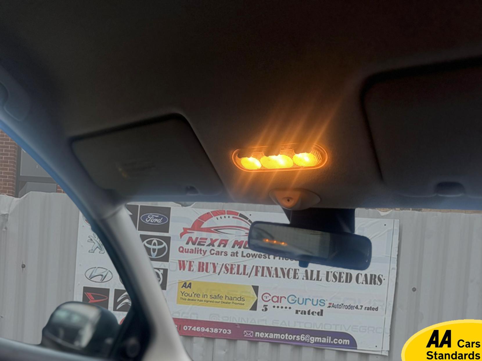 Nissan Note 1.6 16V Tekna Hatchback 5dr Petrol Auto Euro 4 (110 ps)