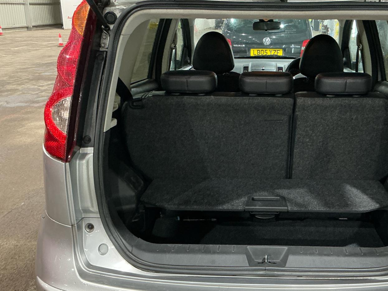 Nissan Note 1.6 16V Tekna Hatchback 5dr Petrol Auto Euro 4 (110 ps)