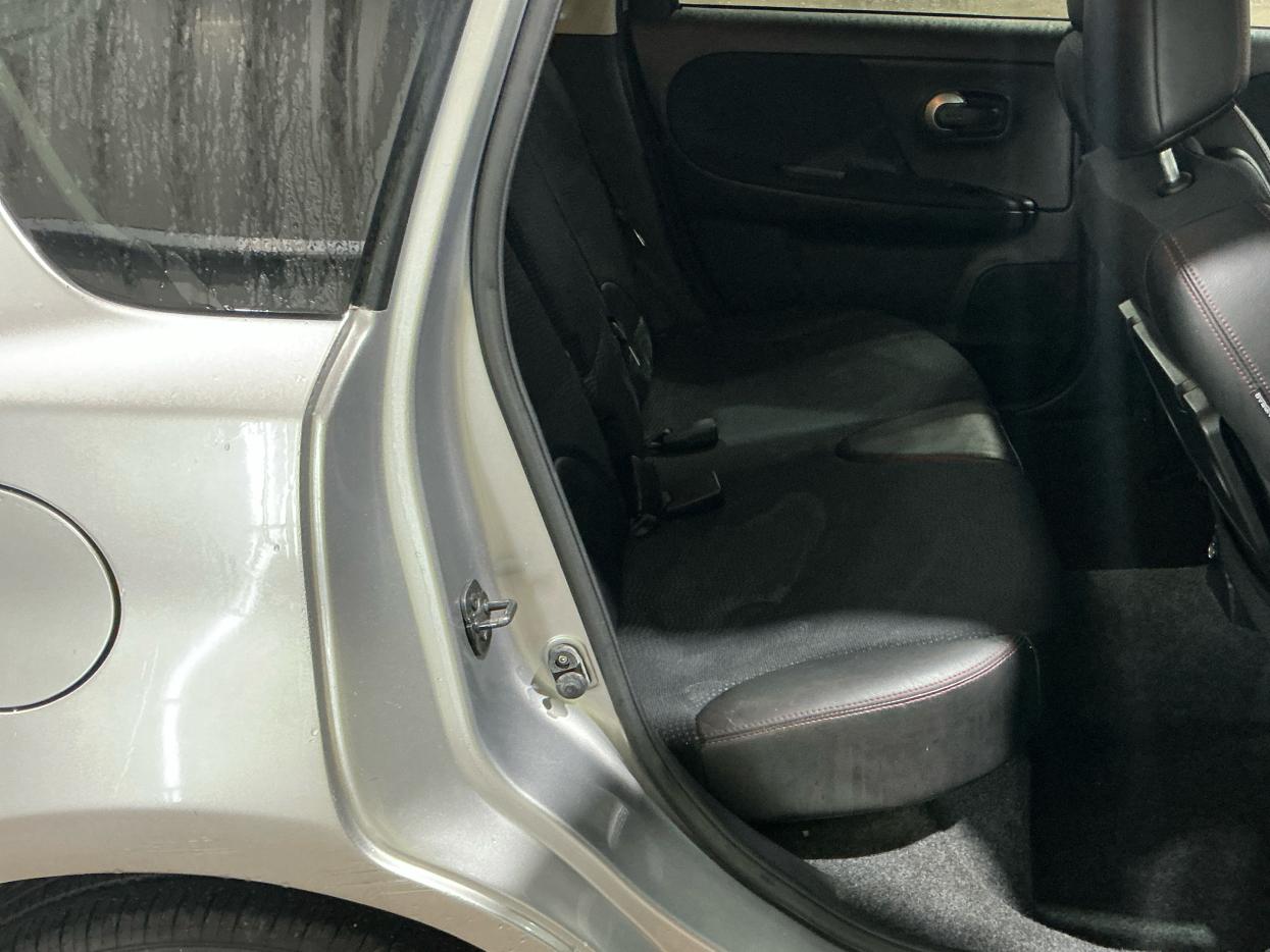 Nissan Note 1.6 16V Tekna Hatchback 5dr Petrol Auto Euro 4 (110 ps)