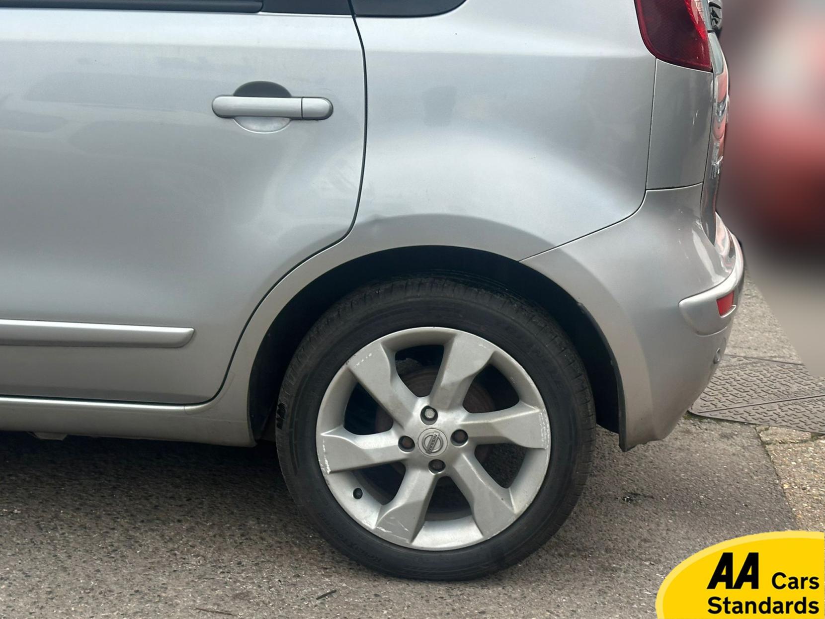 Nissan Note 1.6 16V Tekna Hatchback 5dr Petrol Auto Euro 4 (110 ps)