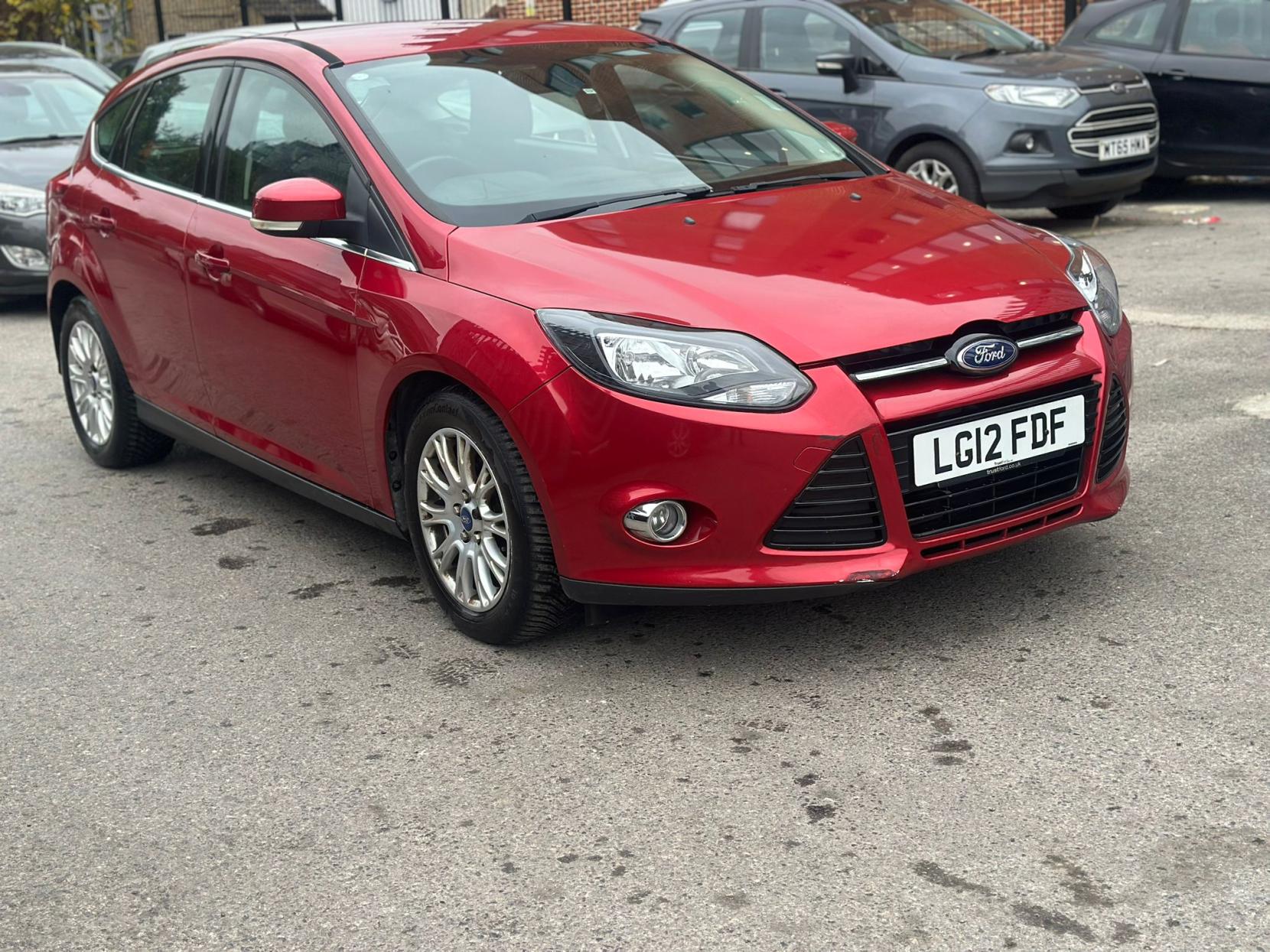Ford Focus 1.6 Titanium Hatchback 5dr Petrol Powershift Euro 5 (125 ps)