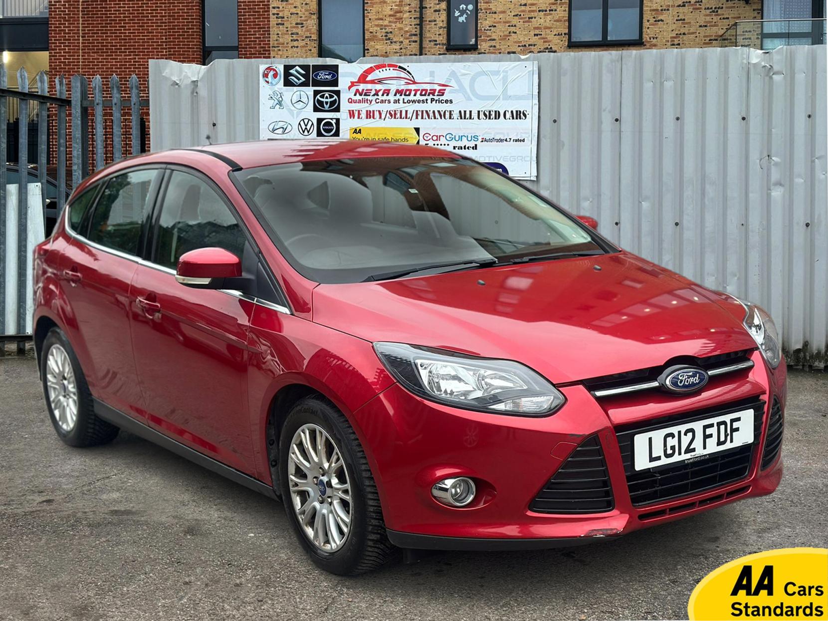 Ford Focus 1.6 Titanium Hatchback 5dr Petrol Powershift Euro 5 (125 ps)