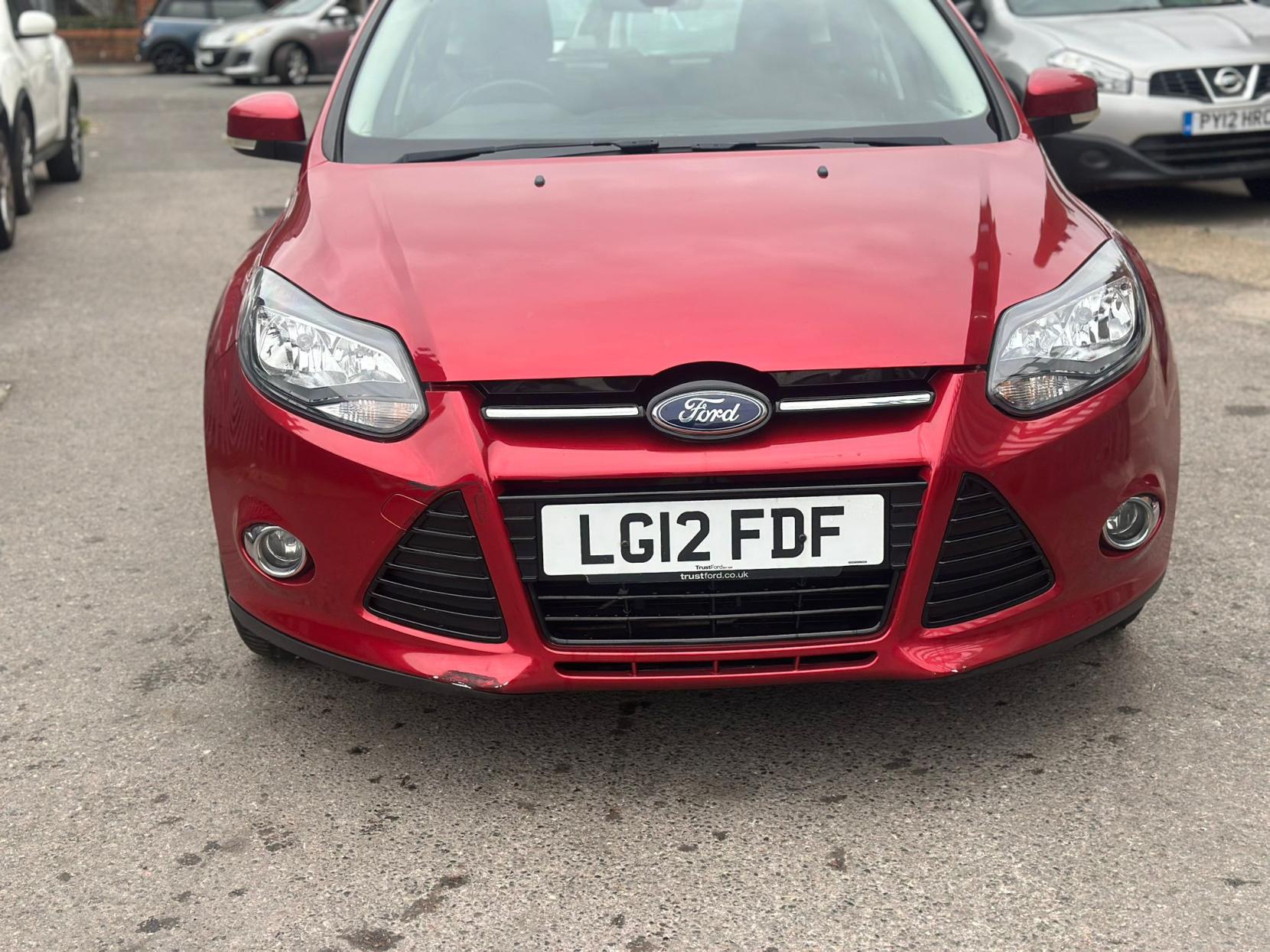 Ford Focus 1.6 Titanium Hatchback 5dr Petrol Powershift Euro 5 (125 ps)