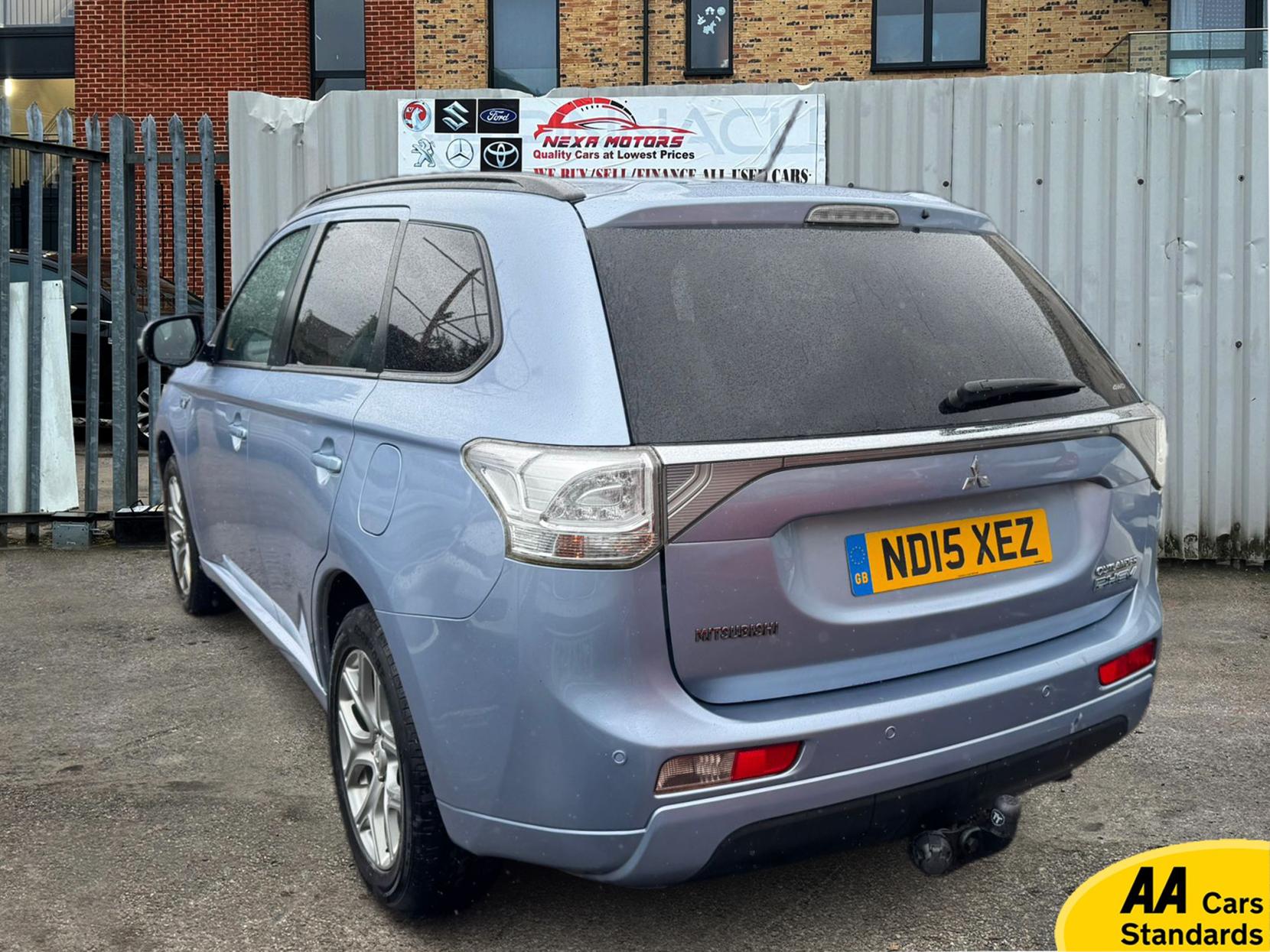 Mitsubishi Outlander 2.0h 12kWh GX3h SUV 5dr Petrol Plug-in Hybrid CVT 4WD Euro 5 (s/s) (200 ps)