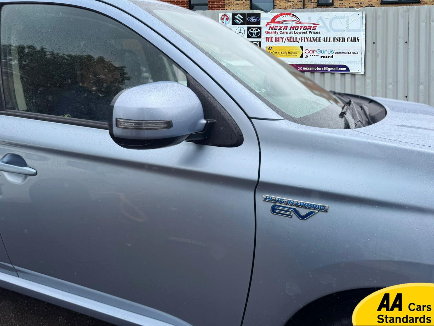 Mitsubishi Outlander 2.0h 12kWh GX3h SUV 5dr Petrol Plug-in Hybrid CVT 4WD Euro 5 (s/s) (200 ps)