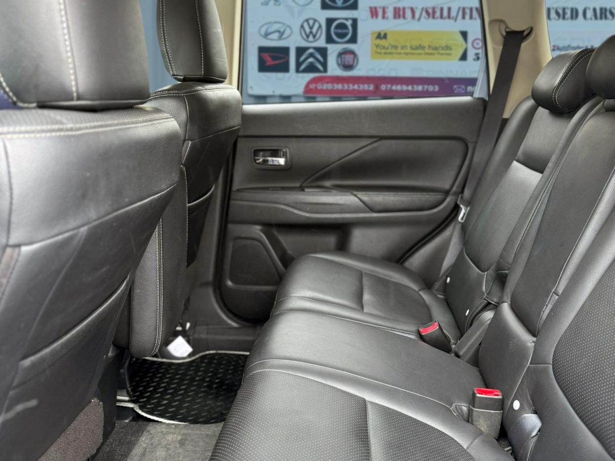 Mitsubishi Outlander 2.0h 12kWh GX3h SUV 5dr Petrol Plug-in Hybrid CVT 4WD Euro 5 (s/s) (200 ps)