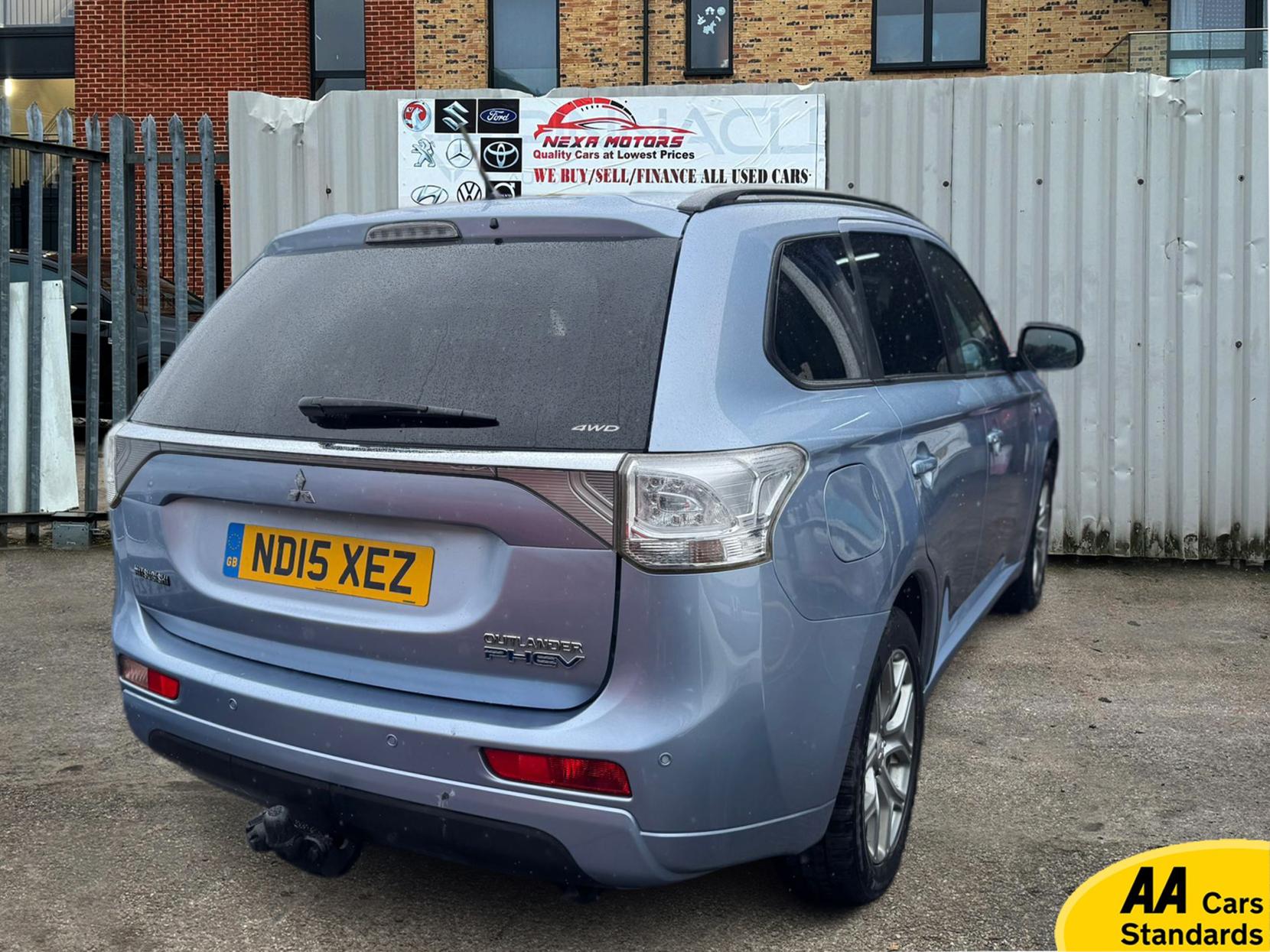 Mitsubishi Outlander 2.0h 12kWh GX3h SUV 5dr Petrol Plug-in Hybrid CVT 4WD Euro 5 (s/s) (200 ps)