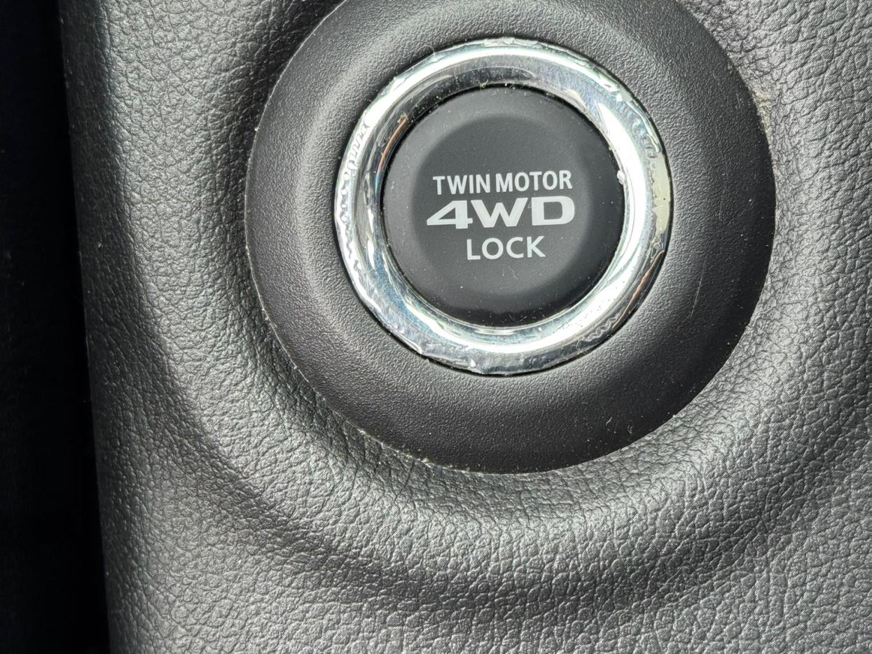 Mitsubishi Outlander 2.0h 12kWh GX3h SUV 5dr Petrol Plug-in Hybrid CVT 4WD Euro 5 (s/s) (200 ps)