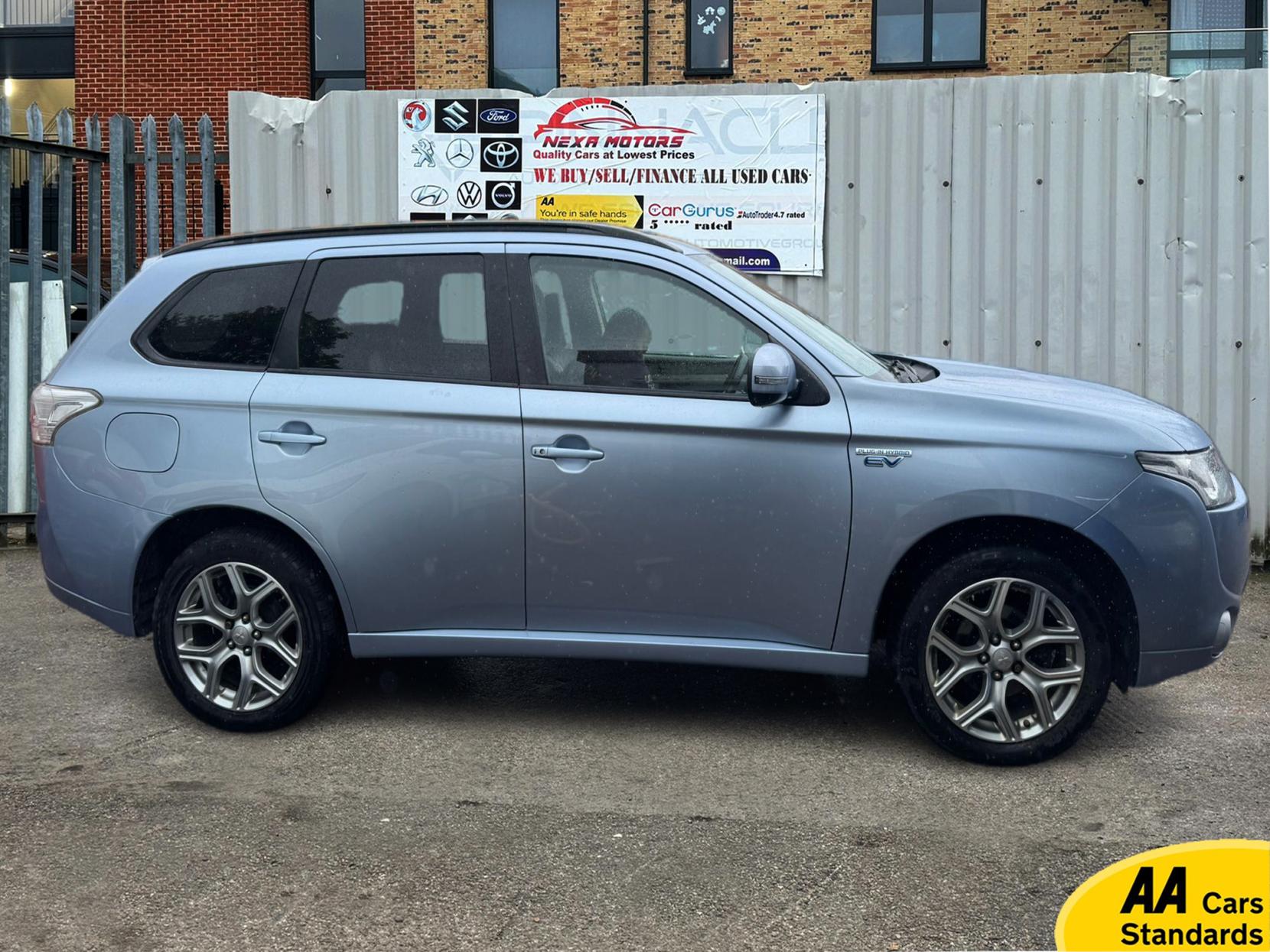 Mitsubishi Outlander 2.0h 12kWh GX3h SUV 5dr Petrol Plug-in Hybrid CVT 4WD Euro 5 (s/s) (200 ps)