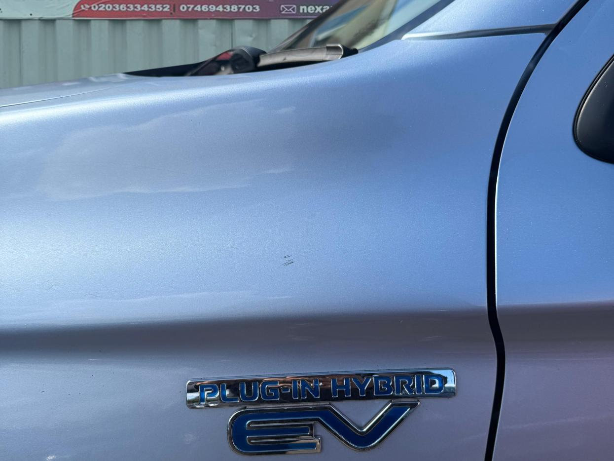 Mitsubishi Outlander 2.0h 12kWh GX3h SUV 5dr Petrol Plug-in Hybrid CVT 4WD Euro 5 (s/s) (200 ps)