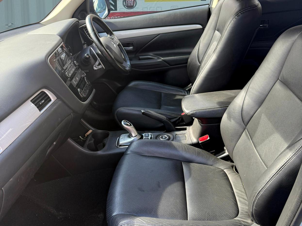 Mitsubishi Outlander 2.0h 12kWh GX3h SUV 5dr Petrol Plug-in Hybrid CVT 4WD Euro 5 (s/s) (200 ps)