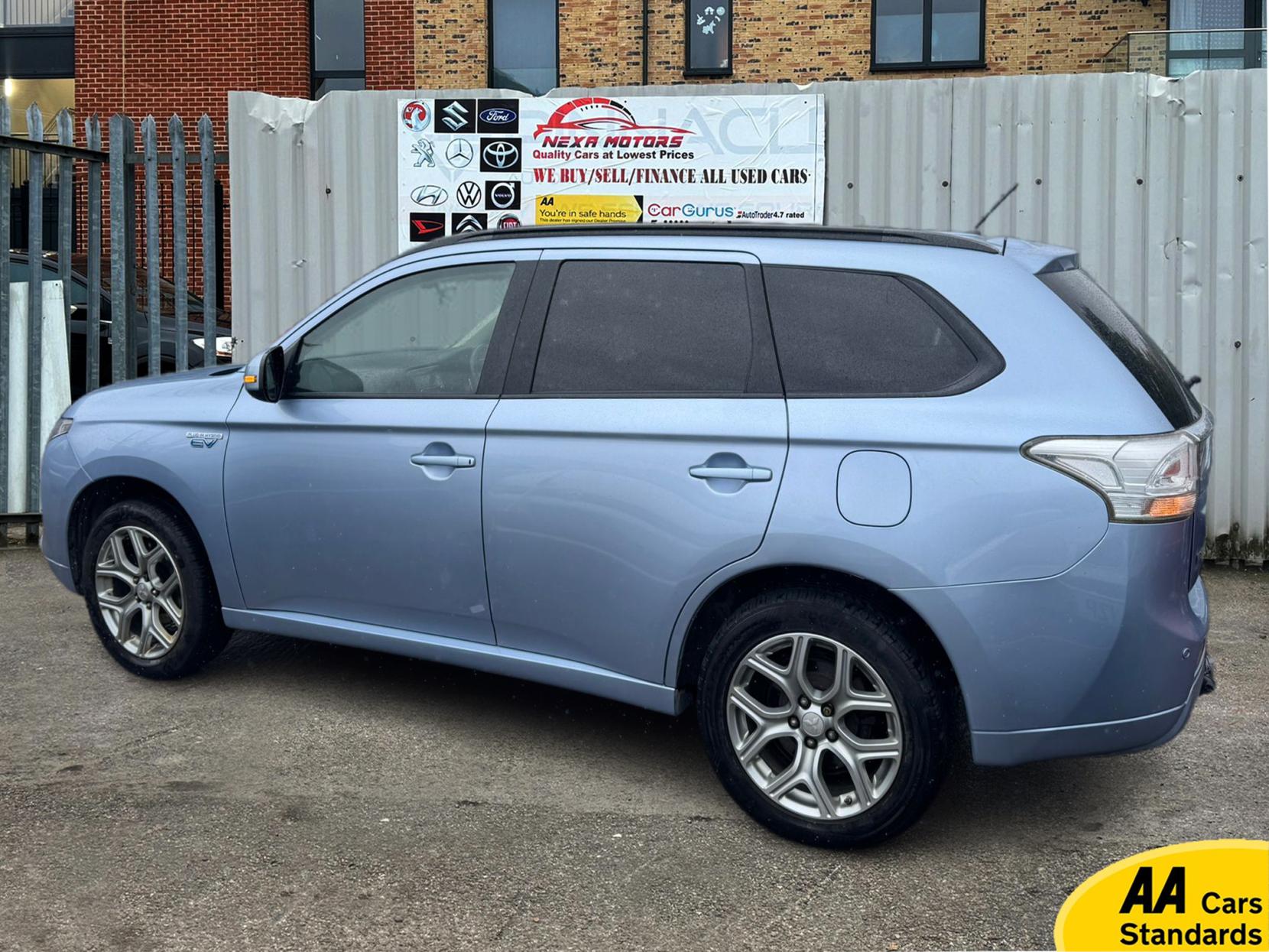 Mitsubishi Outlander 2.0h 12kWh GX3h SUV 5dr Petrol Plug-in Hybrid CVT 4WD Euro 5 (s/s) (200 ps)