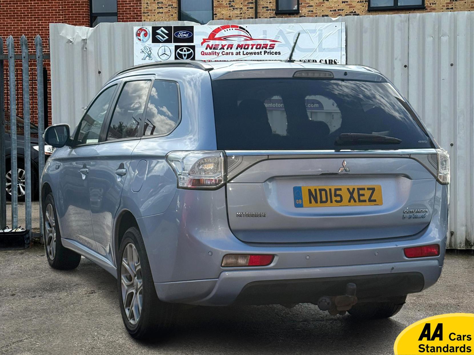 Mitsubishi Outlander 2.0h 12kWh GX3h SUV 5dr Petrol Plug-in Hybrid CVT 4WD Euro 5 (s/s) (200 ps)
