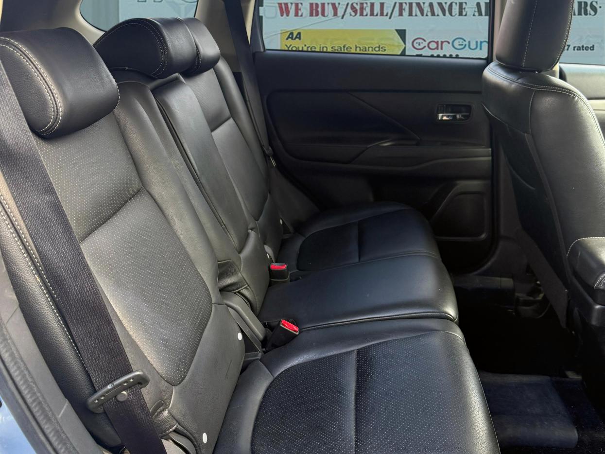 Mitsubishi Outlander 2.0h 12kWh GX3h SUV 5dr Petrol Plug-in Hybrid CVT 4WD Euro 5 (s/s) (200 ps)